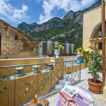 - Serena Holiday home *